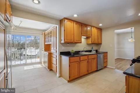 Kitchen - 916 W Nolcrest Dr, Silver Spring, MD 20903 photo 2 of 3