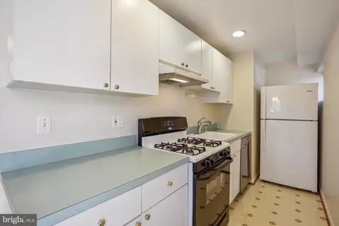 Kitchen - 916 W Nolcrest Dr, Silver Spring, MD 20903 photo 3 of 3