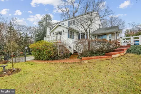 Exterior - 916 W Nolcrest Dr, Silver Spring, MD 20903 photo 4 of 9