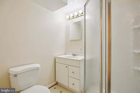 Bath - 916 W Nolcrest Dr, Silver Spring, MD 20903 photo 3 of 3