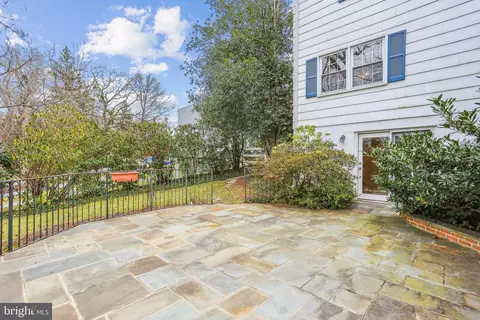 Exterior - 916 W Nolcrest Dr, Silver Spring, MD 20903 photo 6 of 9