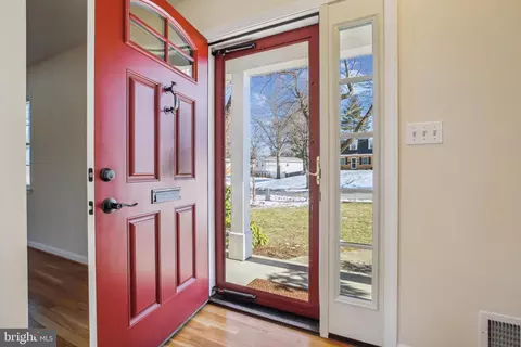 Entry Way - 916 W Nolcrest Dr, Silver Spring, MD 20903 photo 1 of 5