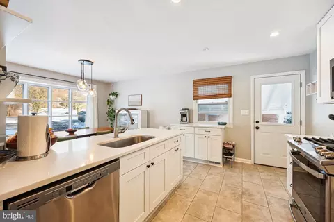 Kitchen - 11310 Mapleview Dr, Silver Spring, MD 20902 photo 3 of 6