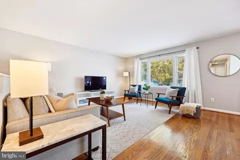 Living - 11310 Mapleview Dr, Silver Spring, MD 20902 photo 1 of 1