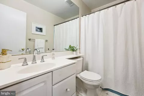 Bath - 11310 Mapleview Dr, Silver Spring, MD 20902 photo 1 of 3