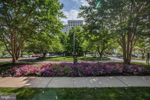 10201 Grosvenor Place Apt 504 504a Pl #504 + 504A, North Bethesda, MD 20852