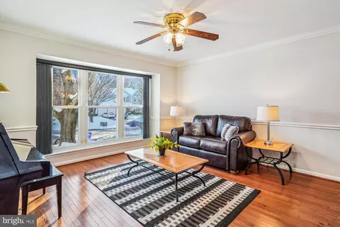 2604 Summer Hill Ct, Silver Spring, MD 20904 photo 4