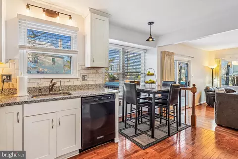 2604 Summer Hill Ct, Silver Spring, MD 20904 photo 16