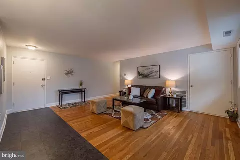 3355 W University Blvd #202, Kensington, MD 20895