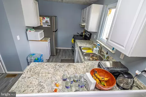 Kitchen - 14244 Castle Blvd #110-80, Silver Spring, MD 20904 photo 2 of 3