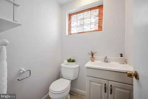 10404 Leslie Ct, Silver Spring, MD 20902 photo 32