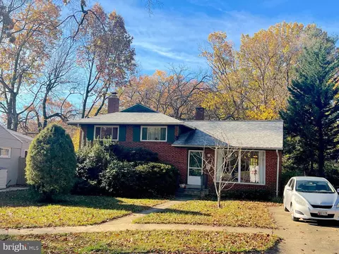 10404 Leslie Ct, Silver Spring, MD 20902 photo 2