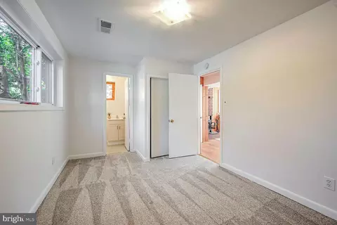 10404 Leslie Ct, Silver Spring, MD 20902 photo 31