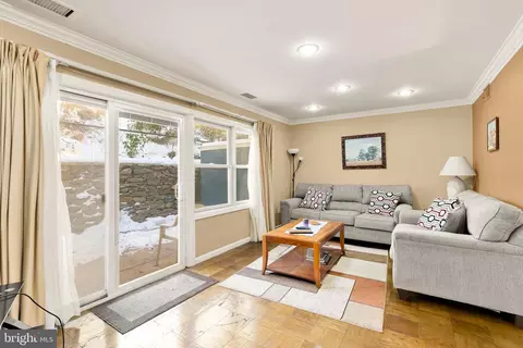 Living - 3313 Claridge Ct, Silver Spring, MD 20902 photo 3 of 4