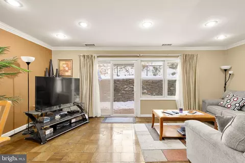 Living - 3313 Claridge Ct, Silver Spring, MD 20902 photo 2 of 4