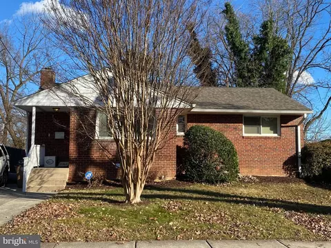 2202 Rockland Ave, Rockville, MD 20851