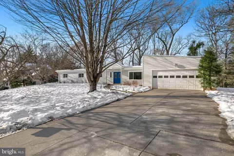 16614 Leopold Ter, Rockville, MD 20855