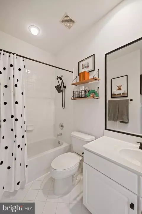 Bath - 1507 Sandy Glenn Pl, Sandy Spring, MD 20860 photo 5 of 7