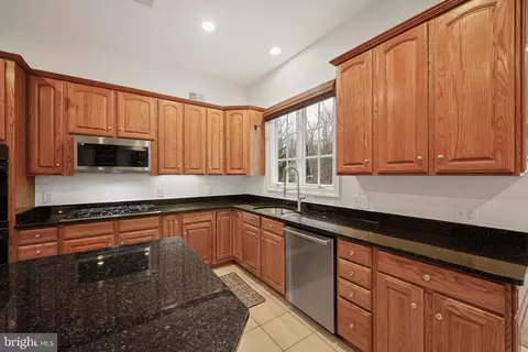 Kitchen - 1507 Sandy Glenn Pl, Sandy Spring, MD 20860 photo 2 of 5