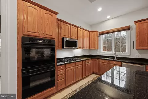 Kitchen - 1507 Sandy Glenn Pl, Sandy Spring, MD 20860 photo 4 of 5
