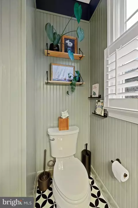 Bath - 1507 Sandy Glenn Pl, Sandy Spring, MD 20860 photo 3 of 7