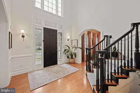 Entry Way - 1507 Sandy Glenn Pl, Sandy Spring, MD 20860 photo 2 of 8