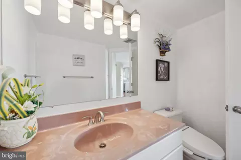 Bath - 1507 Wheaton Ln, Silver Spring, MD 20902 photo 1 of 4