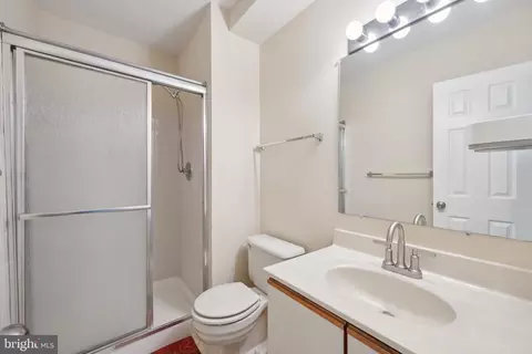 Bath - 1507 Wheaton Ln, Silver Spring, MD 20902 photo 2 of 4