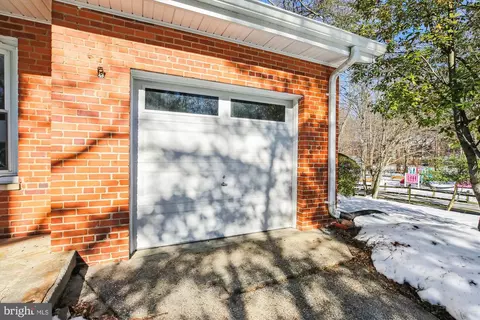 401 Greenbrier Dr, Silver Spring, MD 20910 photo 4