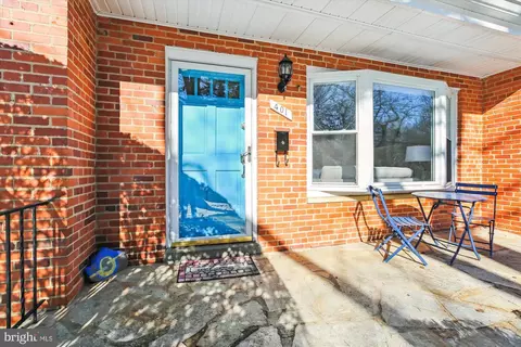 401 Greenbrier Dr, Silver Spring, MD 20910 photo 2