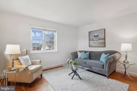 Living - 10147 Dallas Ave, Silver Spring, MD 20901 photo 1 of 3