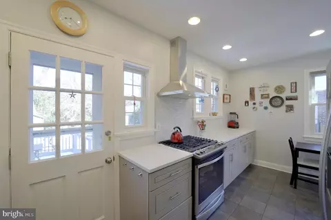 617 Ray Dr, Silver Spring, MD 20910 photo 10