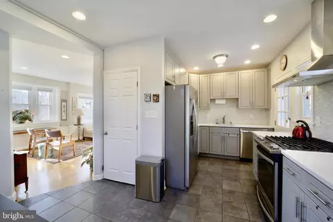 617 Ray Dr, Silver Spring, MD 20910 photo 7
