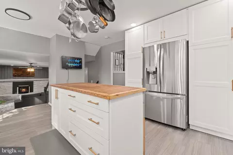 Kitchen - 22 Middlebridge Ct, Silver Spring, MD 20906 photo 4 of 6