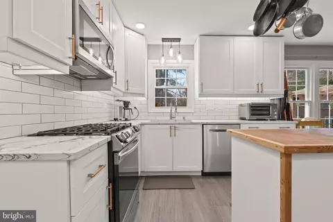 Kitchen - 22 Middlebridge Ct, Silver Spring, MD 20906 photo 5 of 6
