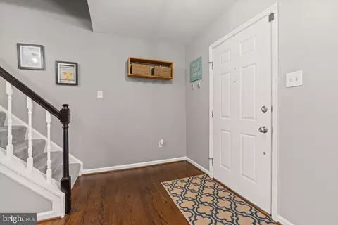 Entry Way - 22 Middlebridge Ct, Silver Spring, MD 20906 photo 2 of 3