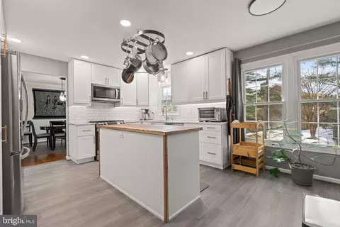 Kitchen - 22 Middlebridge Ct, Silver Spring, MD 20906 photo 2 of 6