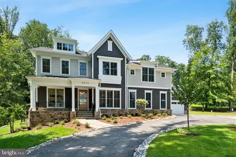 9024 Honeybee Ln, Bethesda, MD 20817