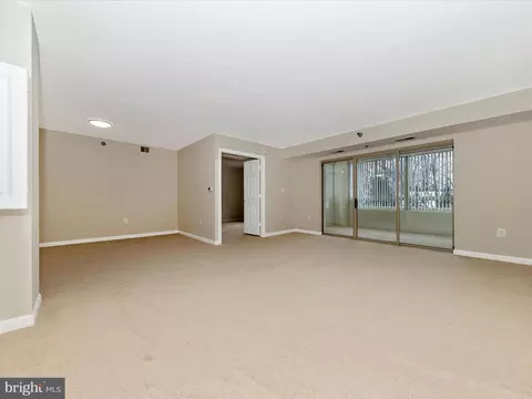 14809 Pennfield Cir #402, Silver Spring, MD 20906 photo 5
