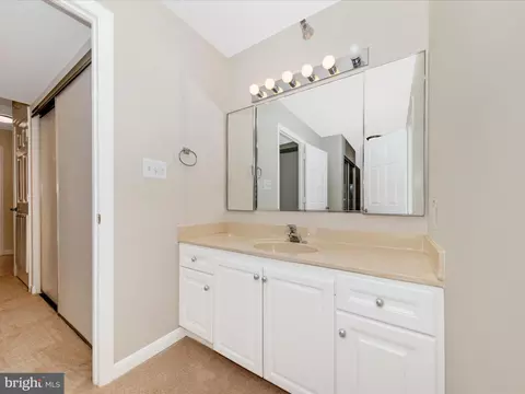 14809 Pennfield Cir #402, Silver Spring, MD 20906 photo 14