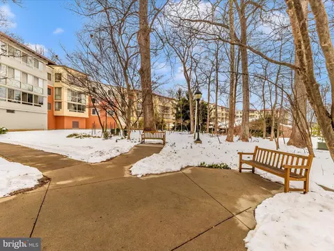 14809 Pennfield Cir #402, Silver Spring, MD 20906 photo 30