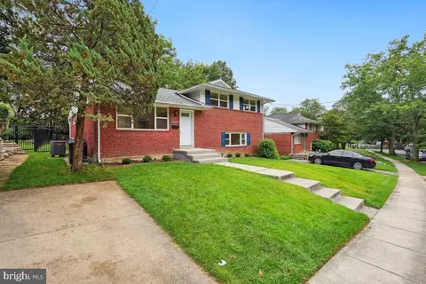 10307 Leslie St, Silver Spring, MD 20902 photo 2
