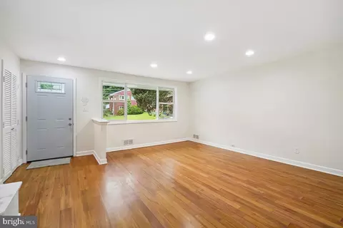 10307 Leslie St, Silver Spring, MD 20902 photo 6
