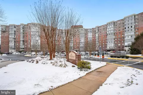 3100 N Leisure World Blvd #727, Silver Spring, MD 20906