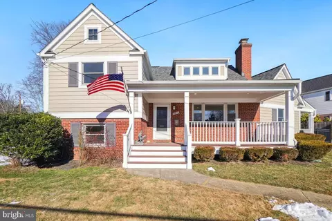 5017 Euclid Dr, Kensington, MD 20895
