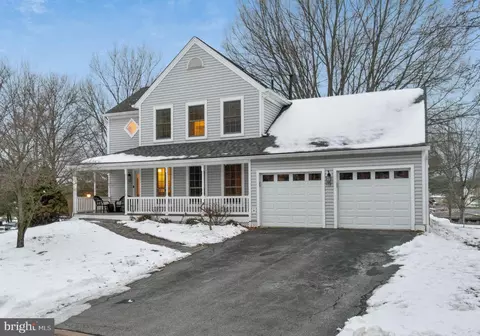 6 Belle Hollow Ct, Gaithersburg, MD 20882