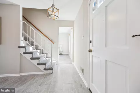 Entry Way - 1805 Middlevale Ter, Silver Spring, MD 20906 photo 2 of 8