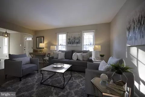 Living - 1805 Middlevale Ter, Silver Spring, MD 20906 photo 2 of 6