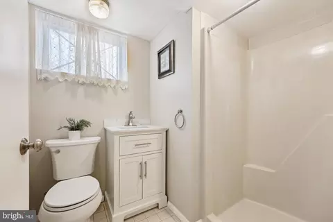 Bath - 1805 Middlevale Ter, Silver Spring, MD 20906 photo 4 of 4