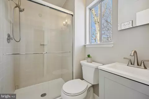 Bath - 1805 Middlevale Ter, Silver Spring, MD 20906 photo 2 of 4